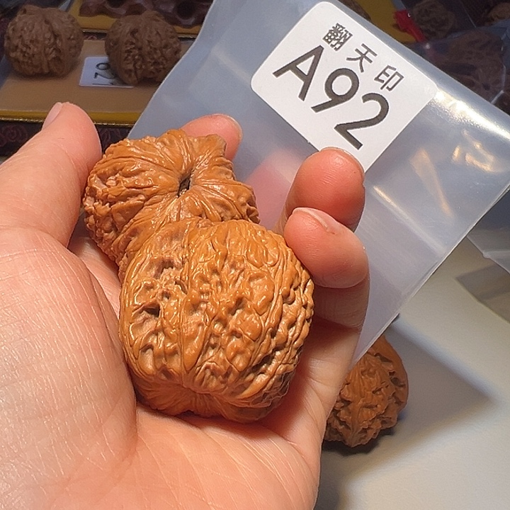 风***静吊坠桃核41.5绣球……精品