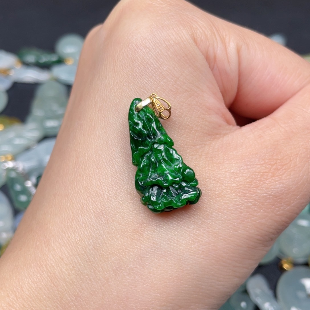 翡翠颈饰18K金镶嵌翡翠