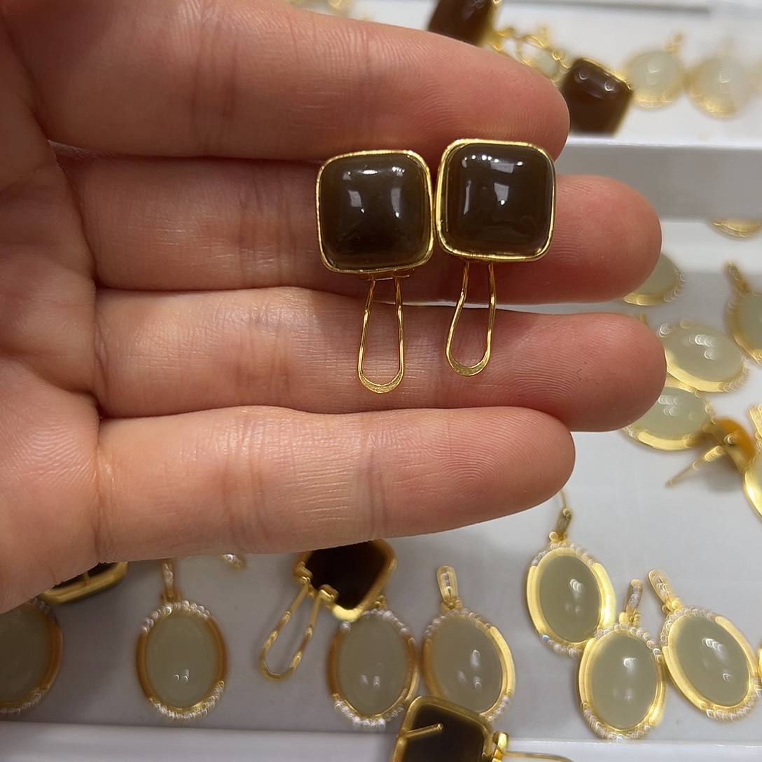 和田玉银S925镶嵌耳扣〰️*