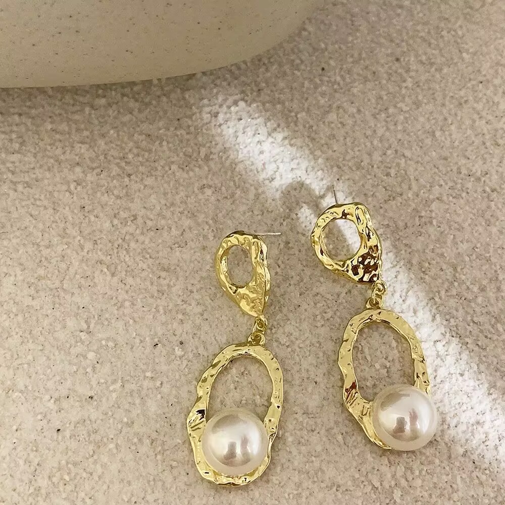 铜合金仿珍珠耳饰 韩国新款s925银针珍珠椭圆耳环女复古金色耳饰