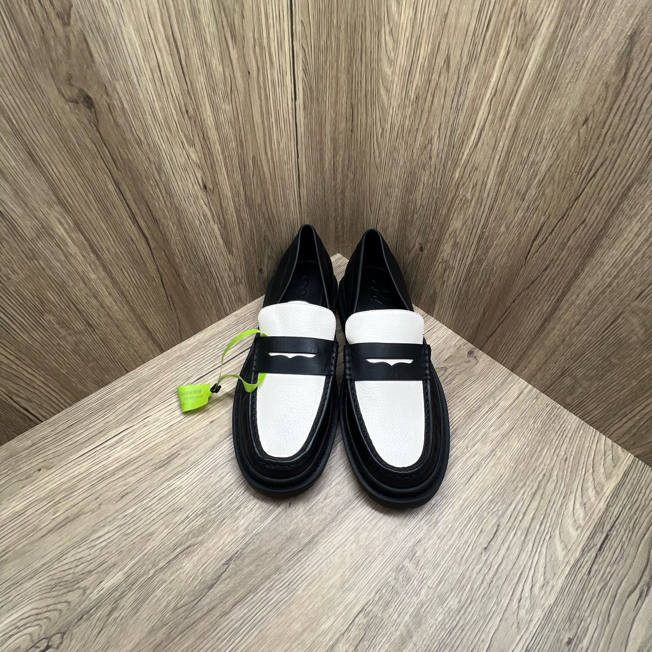 全新未使用 COACH/蔻驰 黑白乐福鞋 43码/全新/无配件