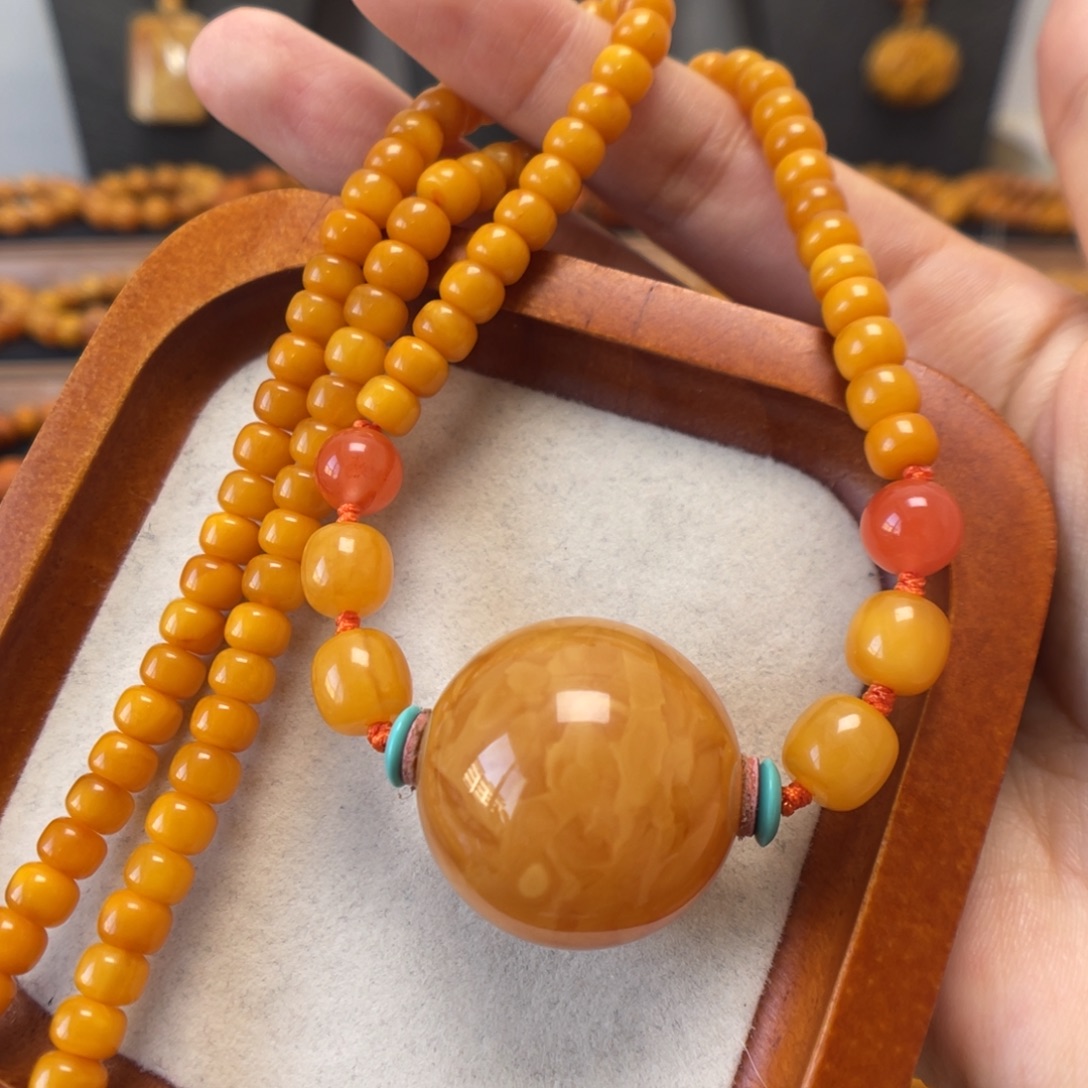 蜜蜡未镶嵌颈饰蜜蜡