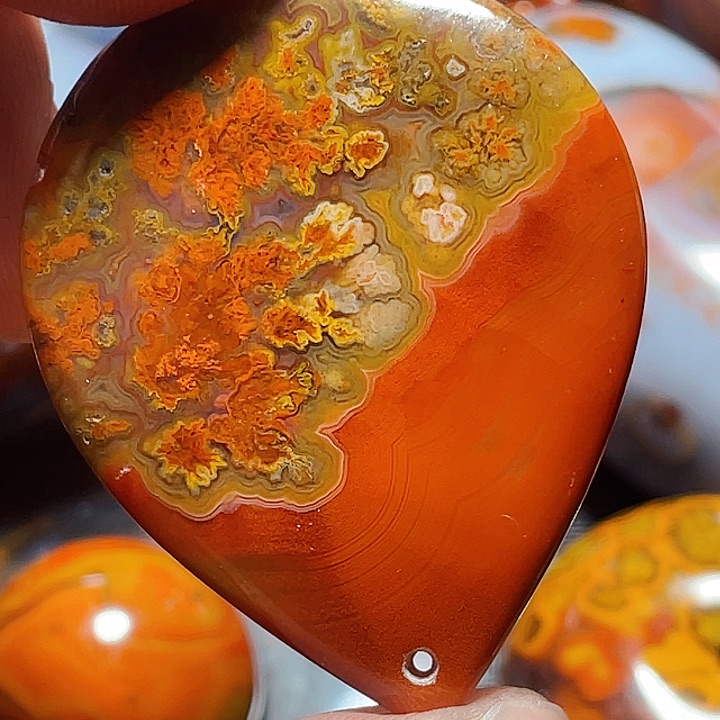 玛瑙/玉髓玛瑙未镶嵌美**人