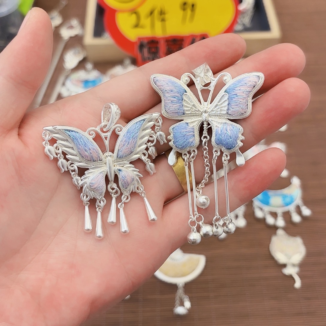 非金属布艺手工刺绣吊坠项链