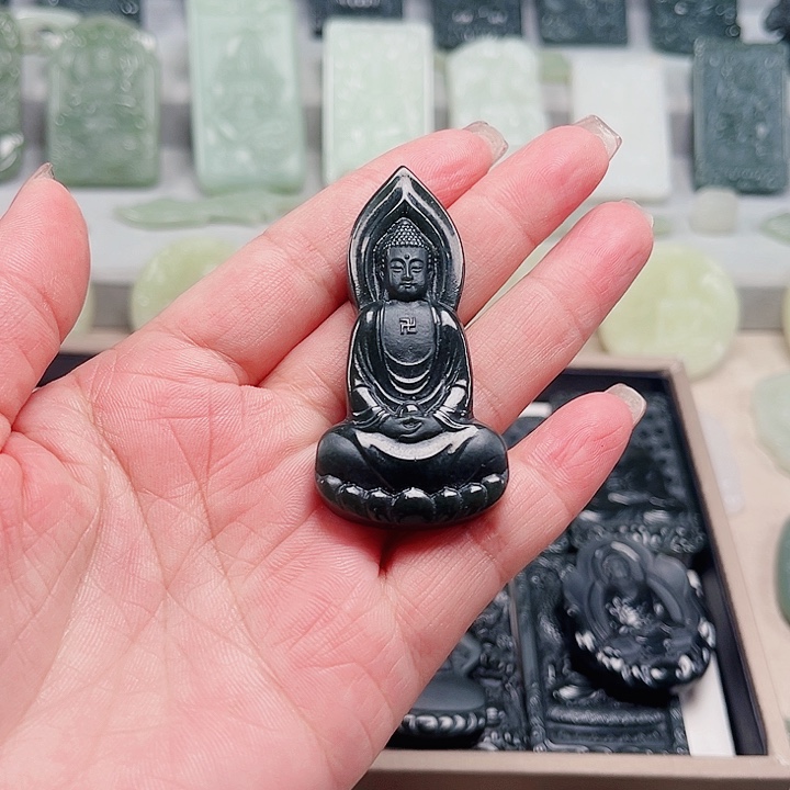 ****意和田玉未镶嵌颈饰