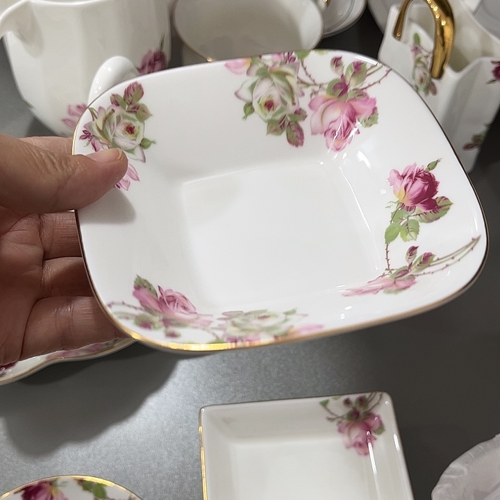 瓷片微瑕骨瓷深碟一个玫瑰