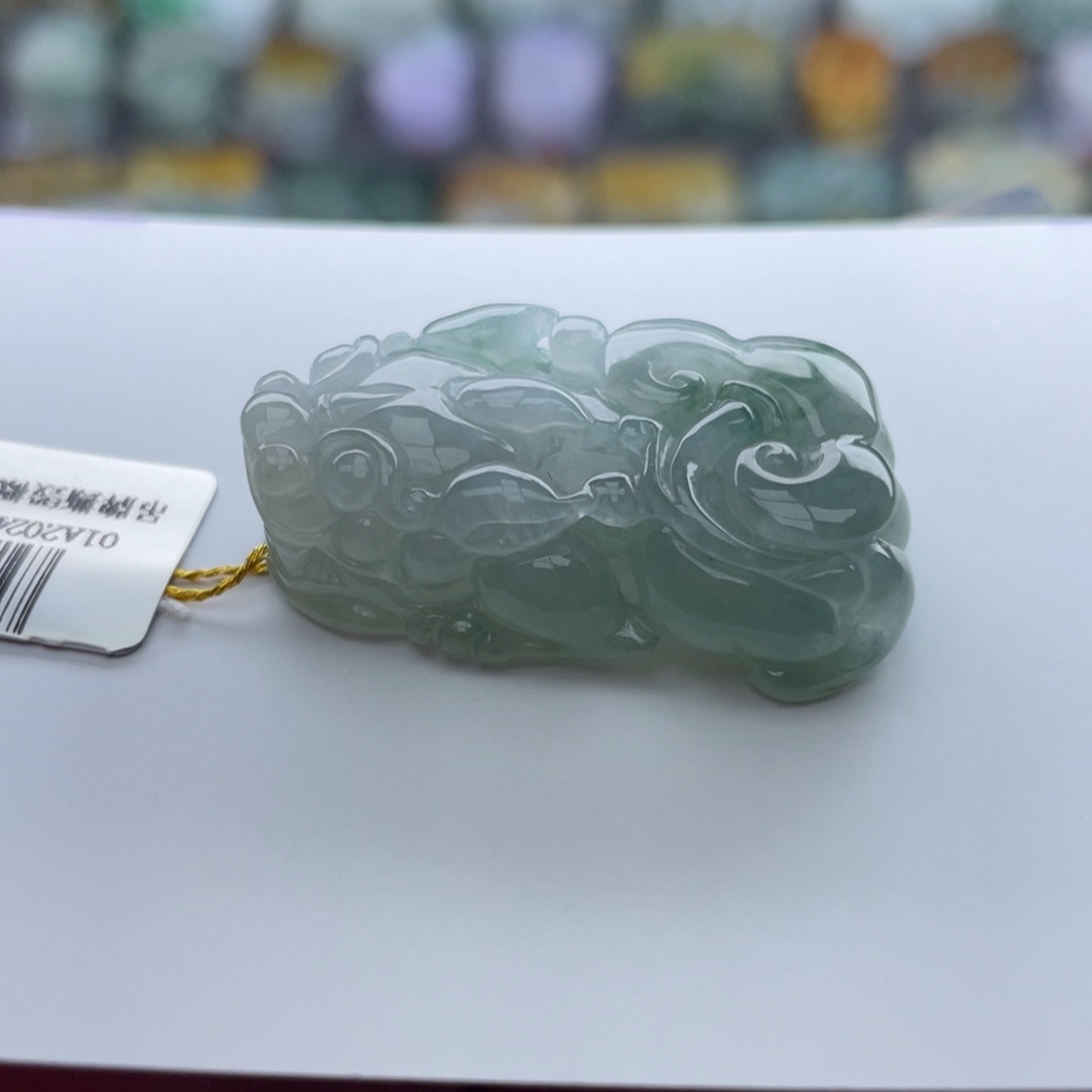 翡翠未镶嵌颈饰貔貅