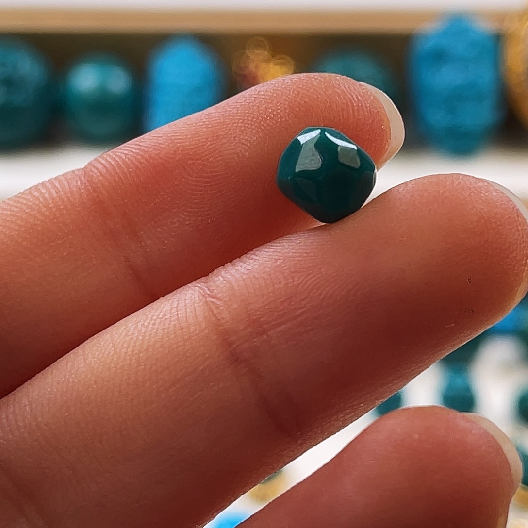 绿松石未镶嵌把件