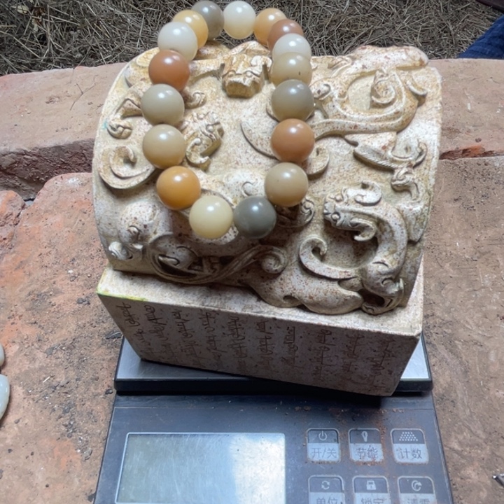 白玉菩提吊坠Fgjvcchjjjjjjnjjnn