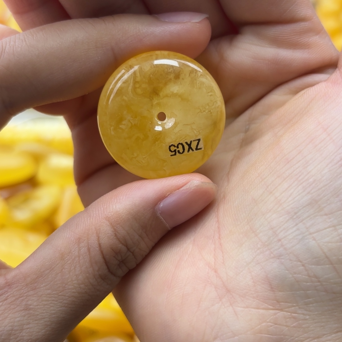 未镶嵌琥珀珠宝奇石