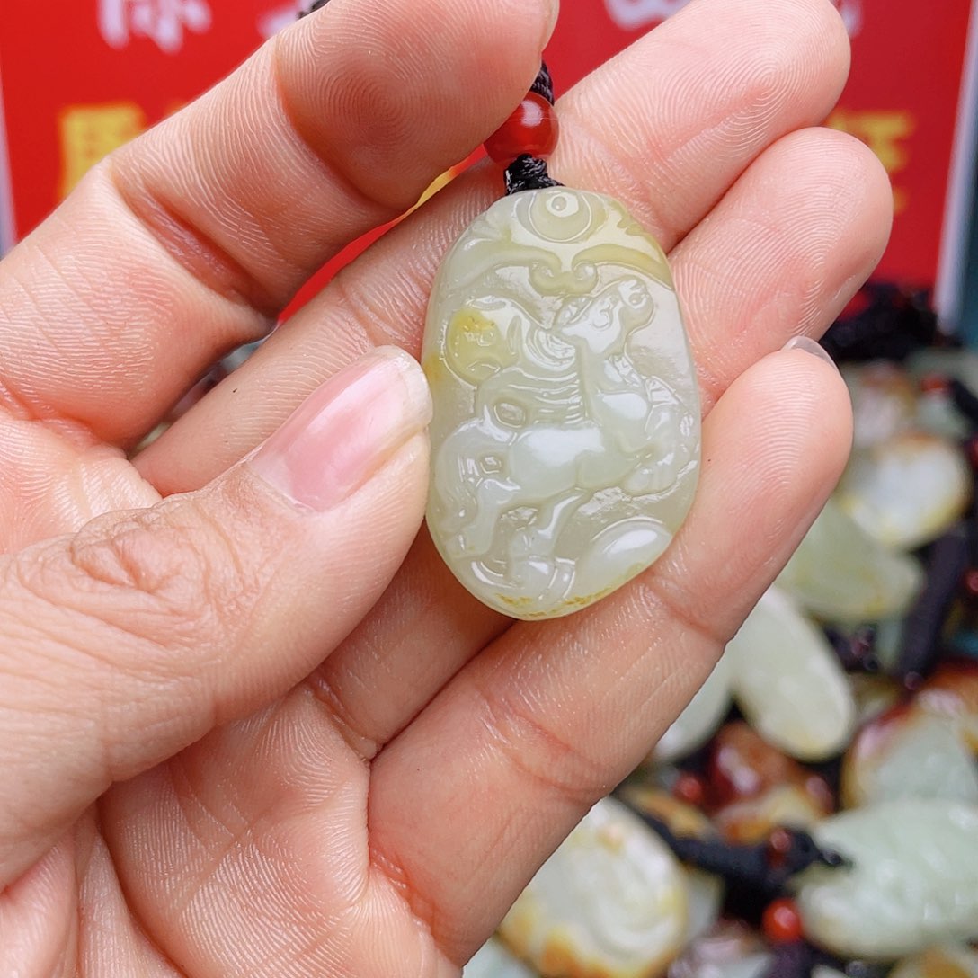 和田玉颈饰未镶嵌