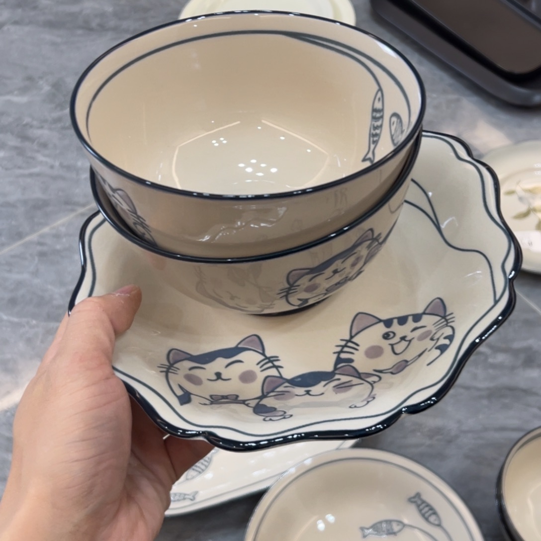 陶瓷微瑕餐具介意勿拍，满18飞！