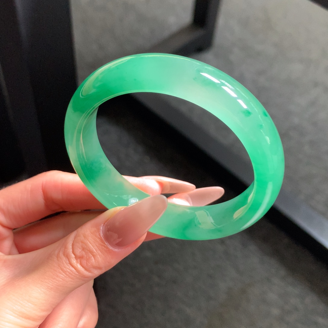 石英质玉未镶嵌手镯