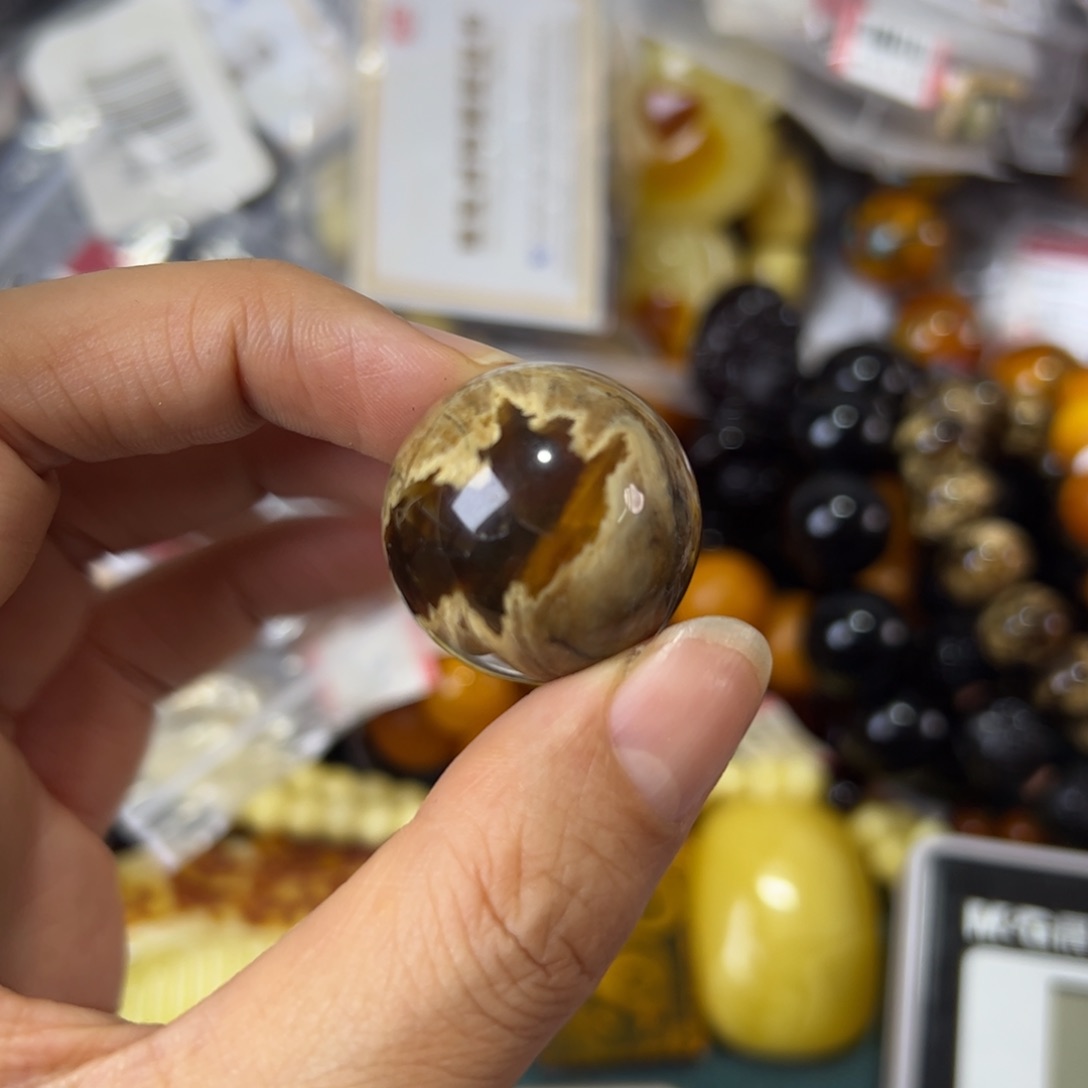 未镶嵌琥珀珠宝奇石862