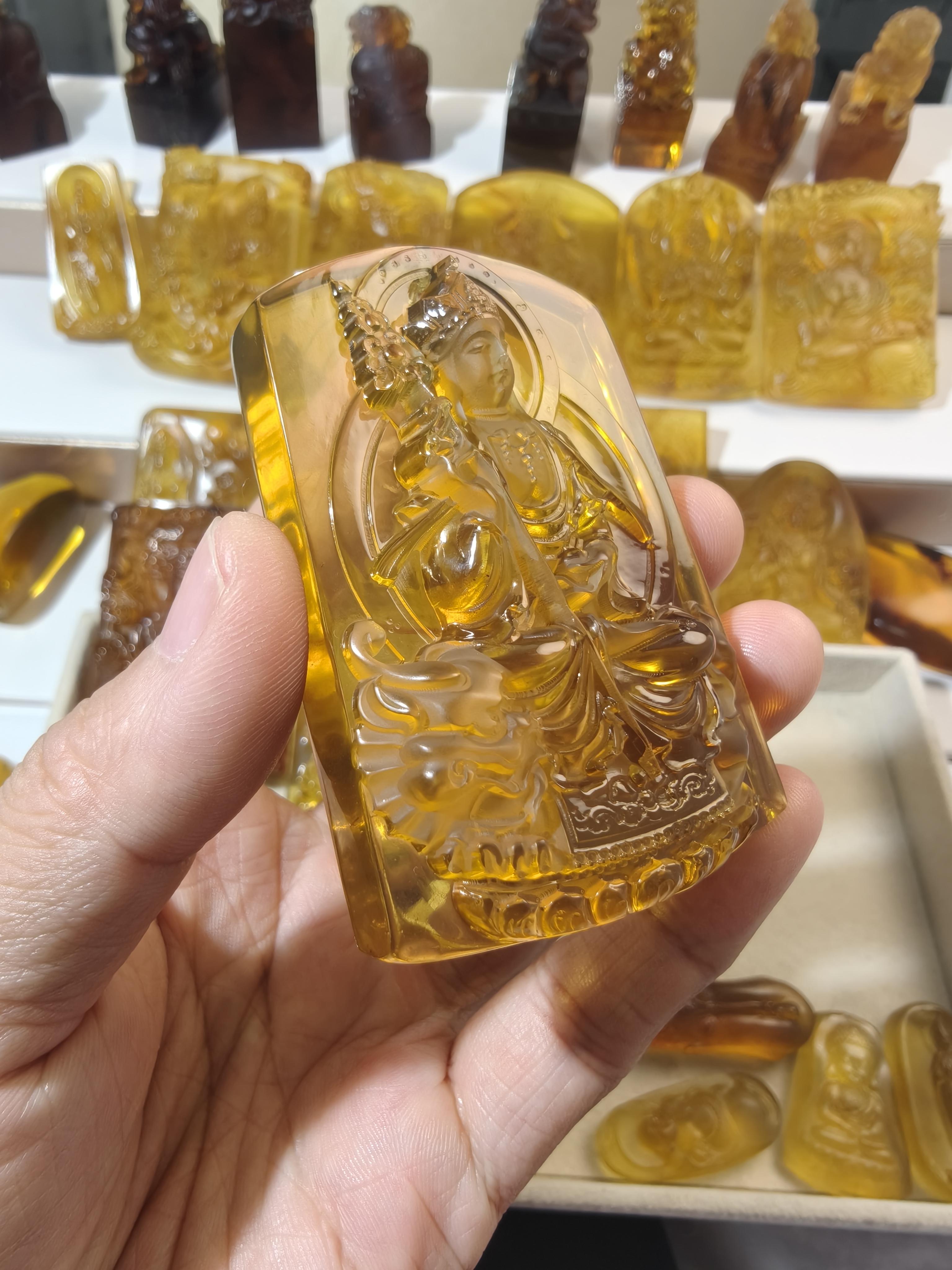 只买单纯的吊坠，没带链子，属的性质。吊坠 地藏王精美吊坠挂件