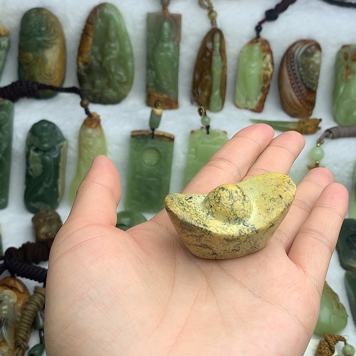 岫岩河磨玉（透闪石质玉）未镶嵌把件