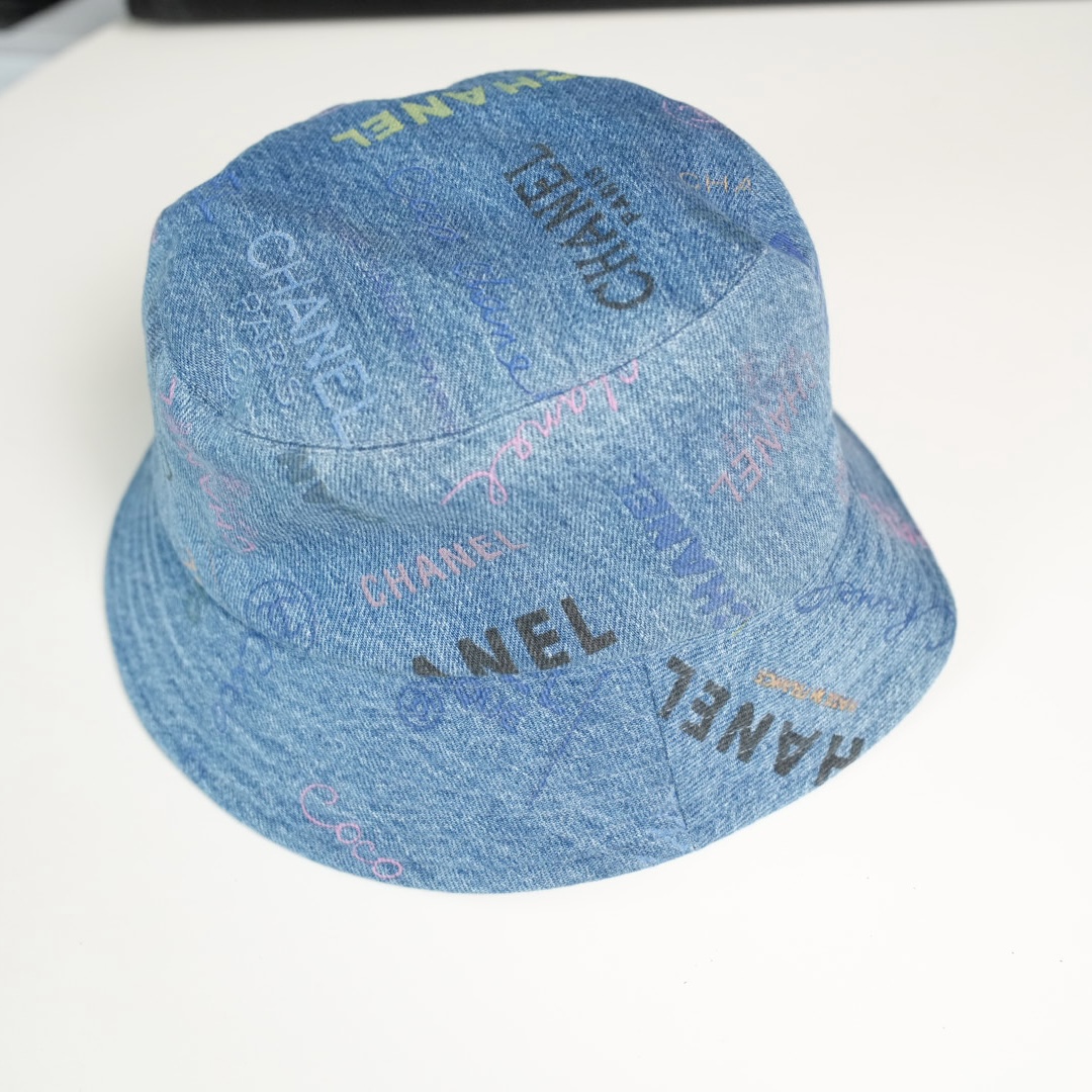 Chanel 牛仔字母渔夫帽