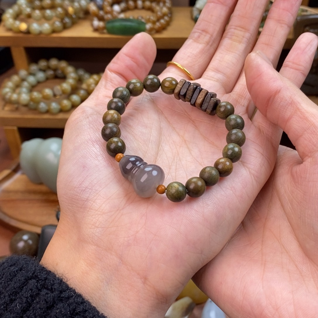 ****和田玉未镶嵌颈饰