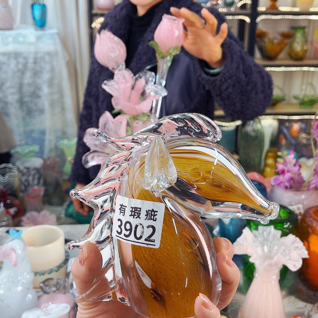 3902马家悦琉璃花器摆件瑕