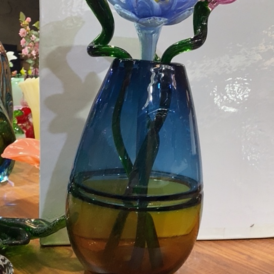 琉璃花瓶高30厘米宽7厘米