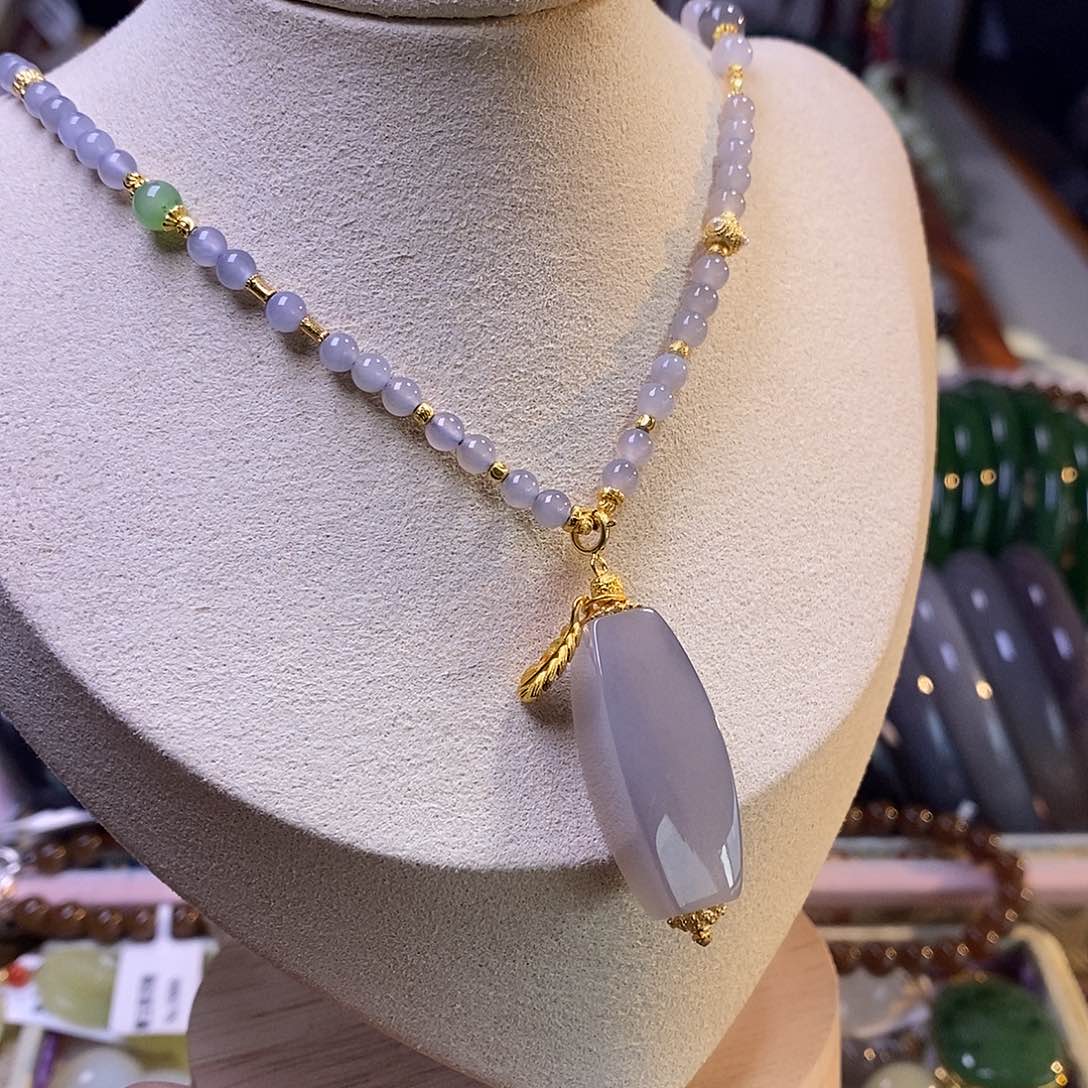 颈饰未镶嵌和田玉浓烟紫勒子毛衣链设计款