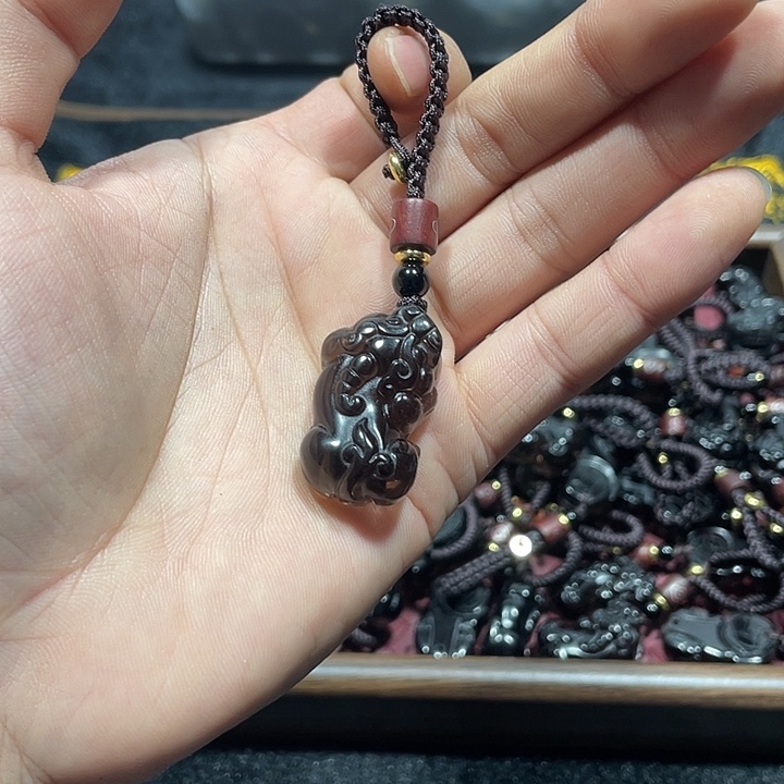 黑曜岩合金颈饰冰晶貔貅包挂