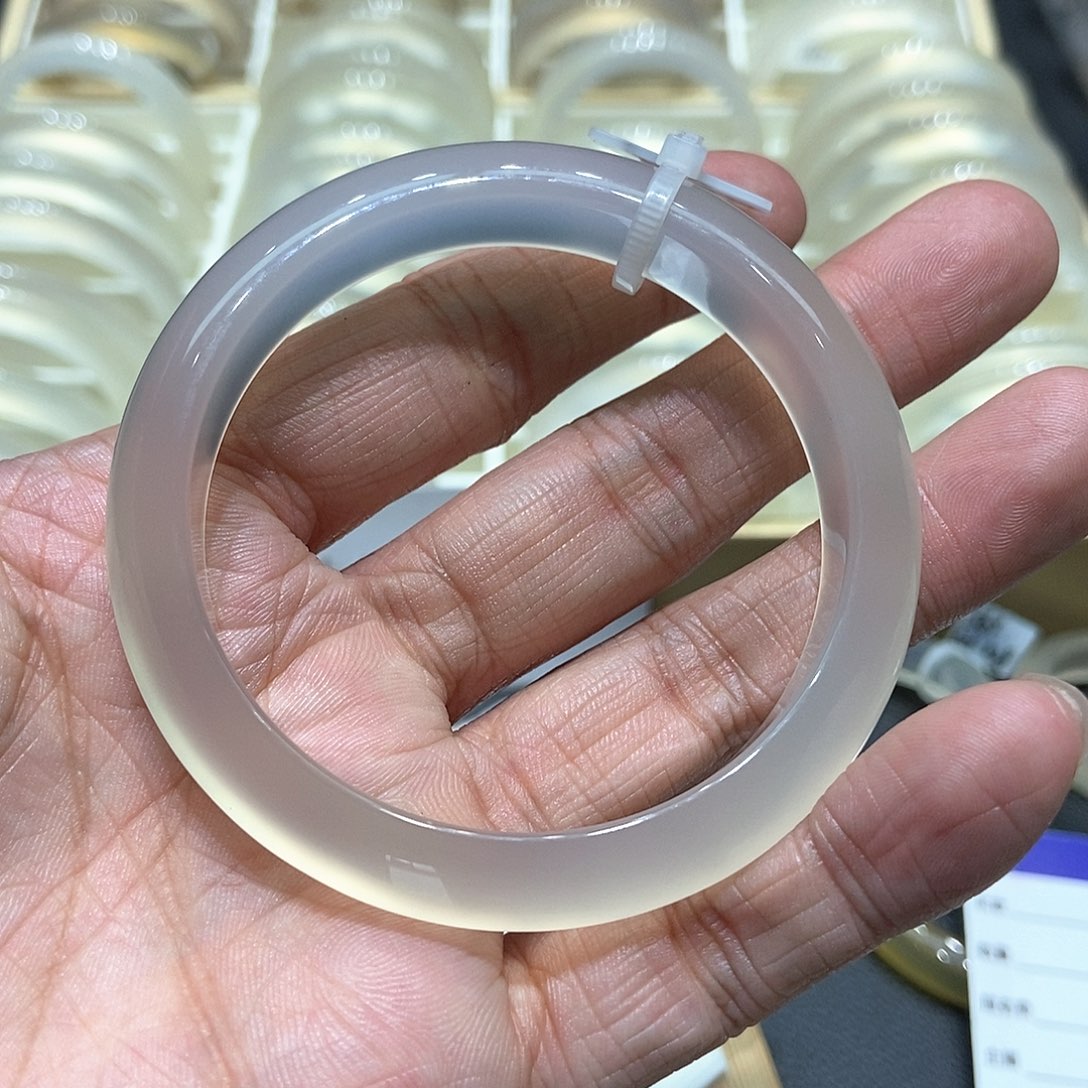 玛瑙/玉髓手镯未镶嵌没**梅004