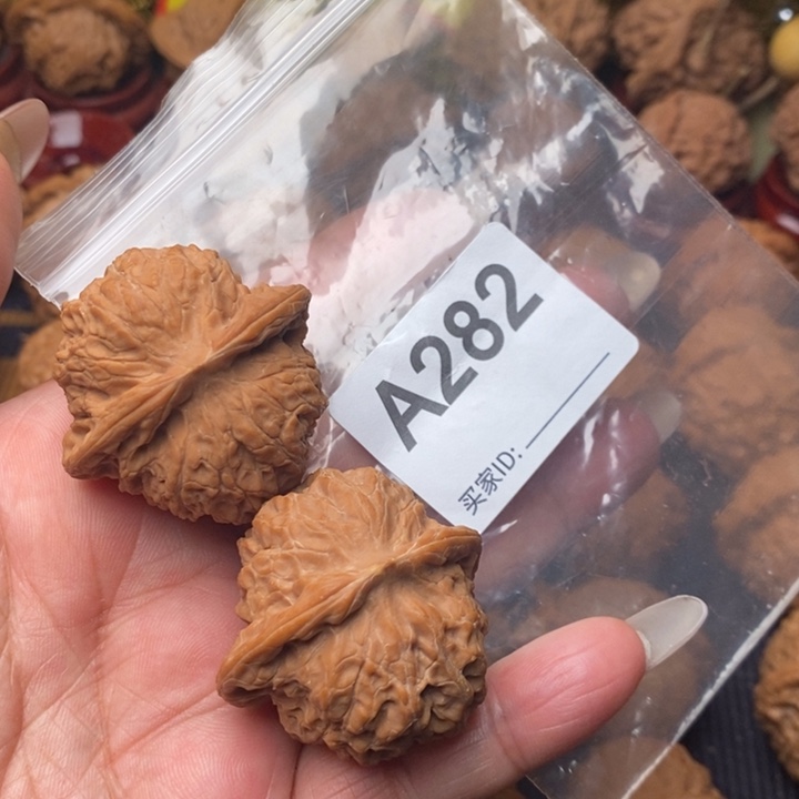 把件核桃血麒麟39尺282号