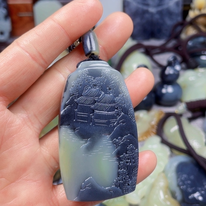 和田玉挂件未镶嵌红***机