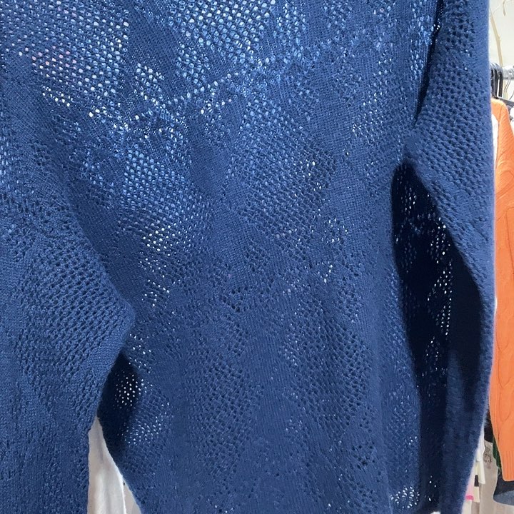 二***店镂空藏蓝针织套头毛衣