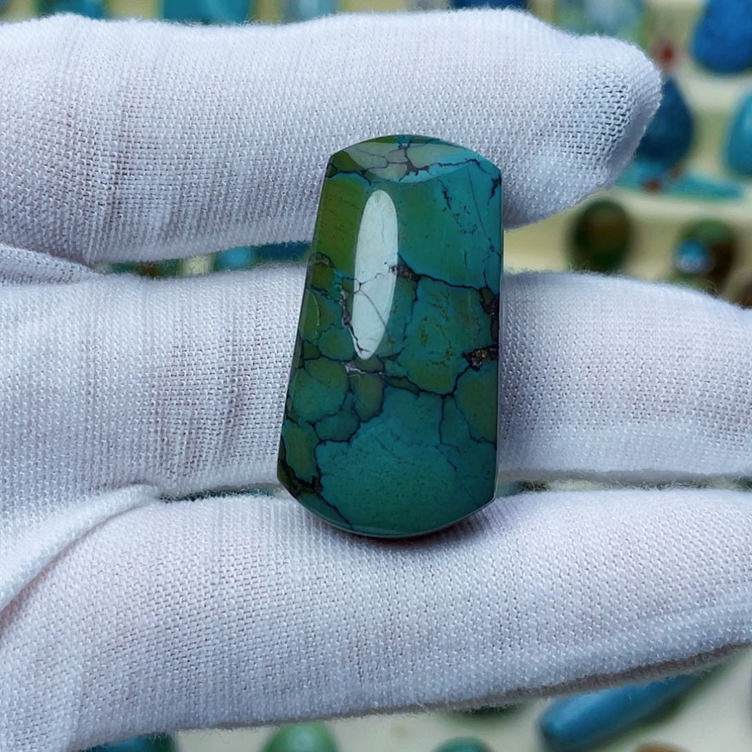 绿松石颈饰未镶嵌