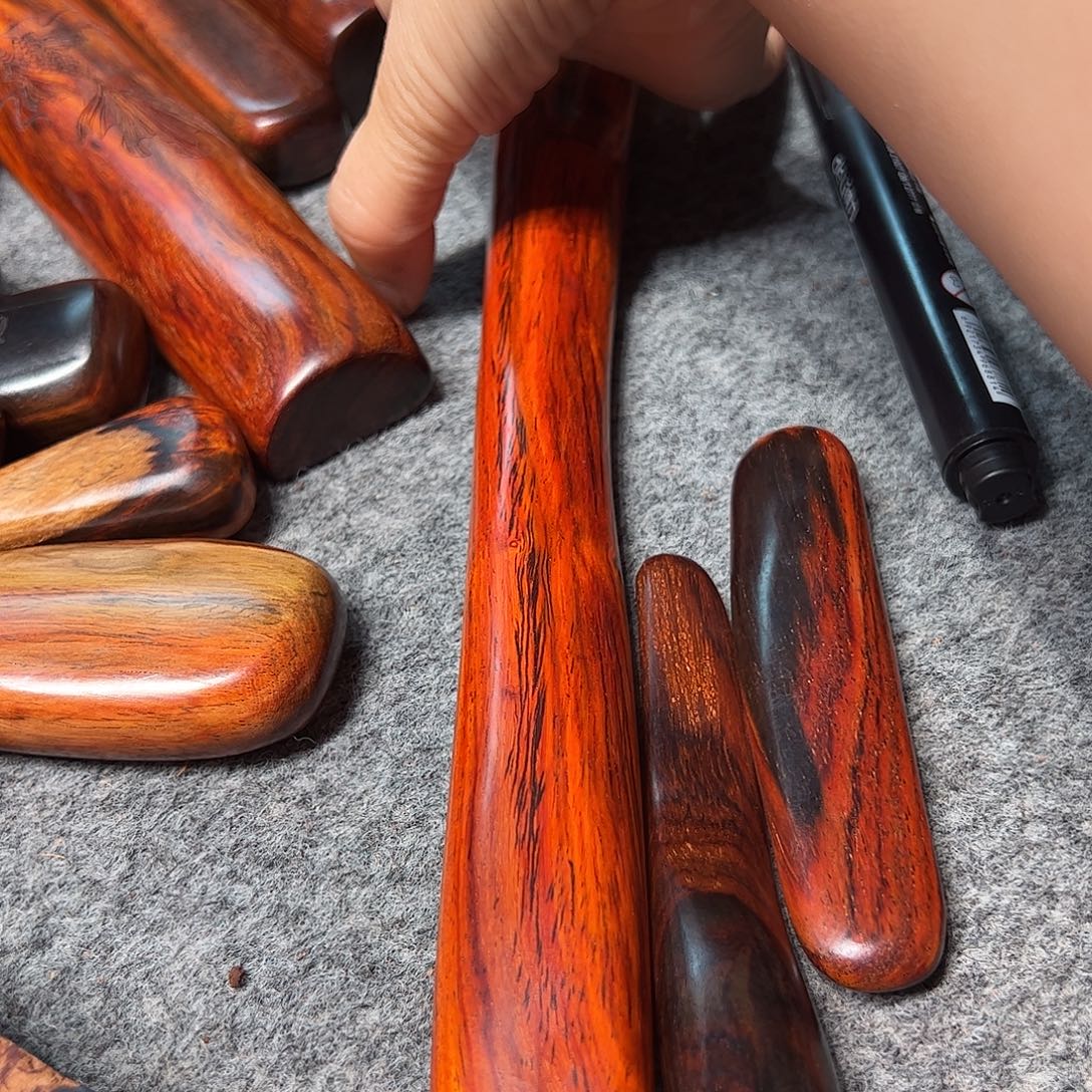 彬***彬交趾黄檀（大红酸枝）