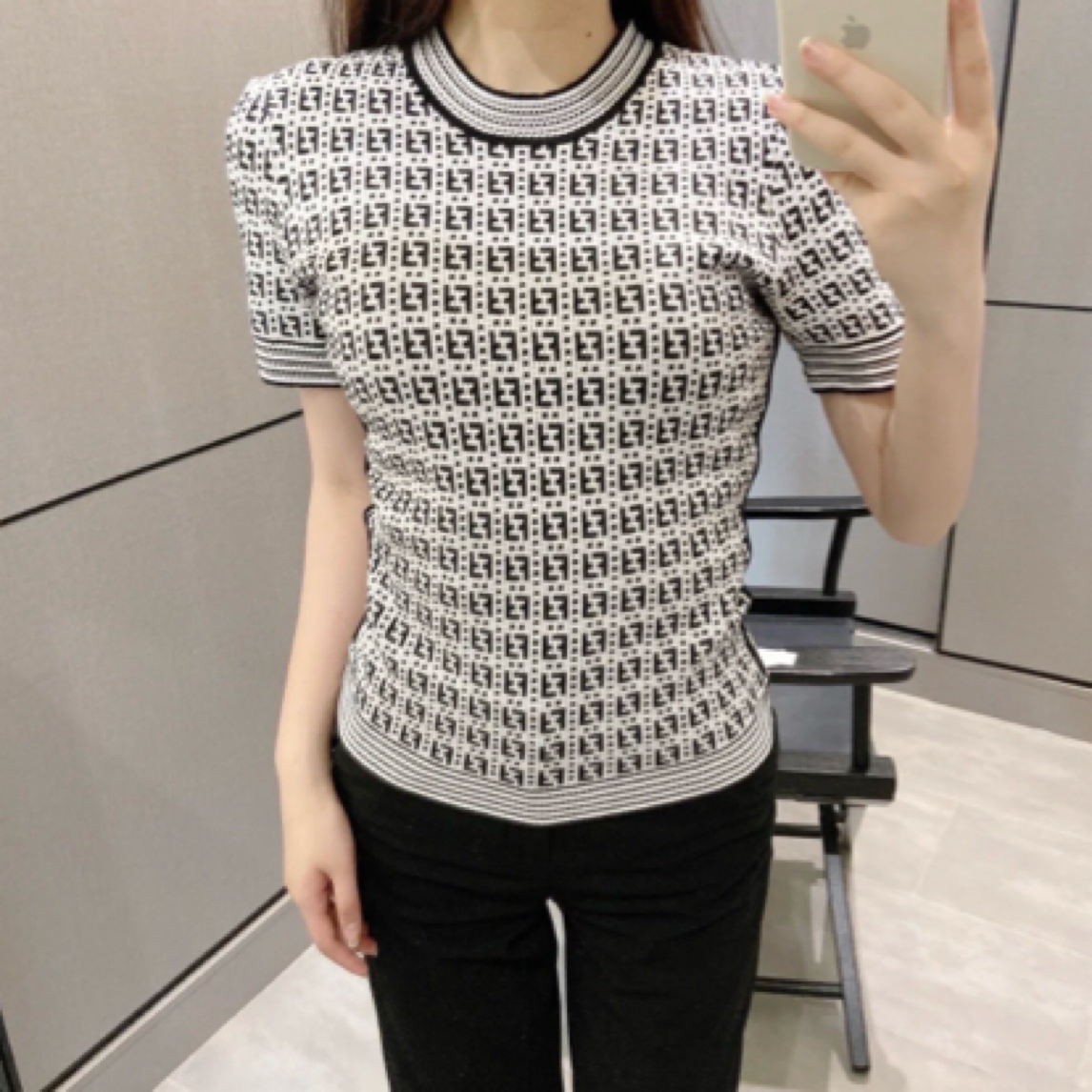 99新 FENDI/芬迪 014537 logo字母嵌花圆领拼色针织短袖T恤 S码