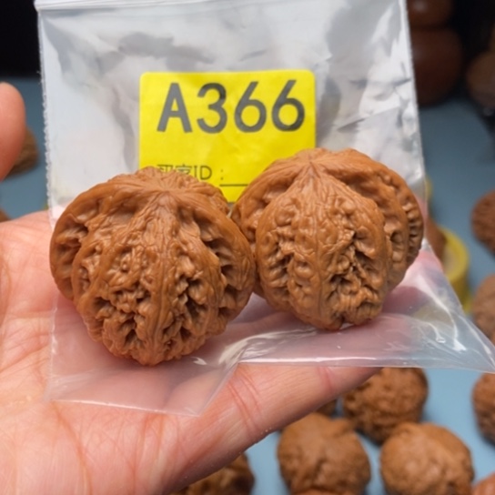 豆***子文玩核桃吊坠粗筋精对 39 37.5