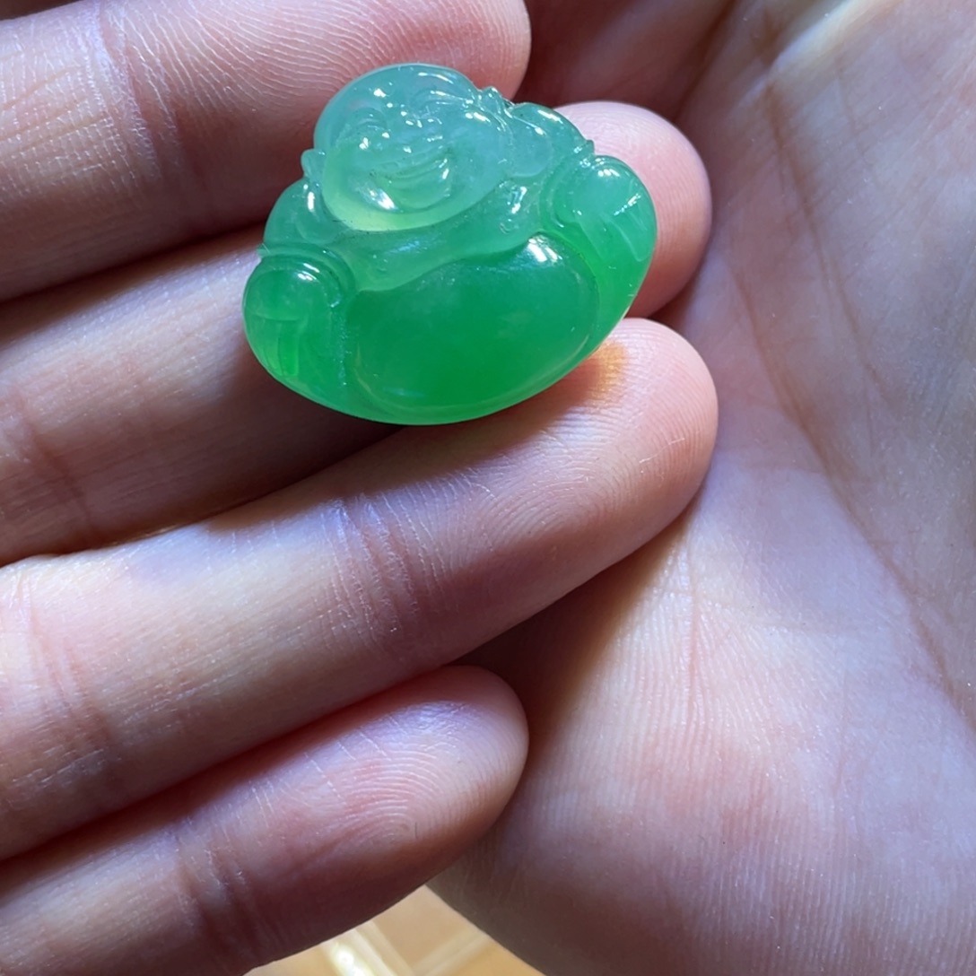 翡翠未镶嵌颈饰佛公