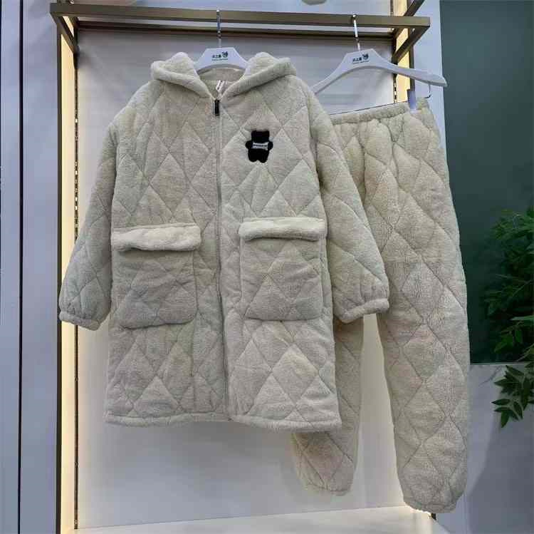 专柜同款亲嘴猫睡衣女冬季新款雪花绒夹棉中长款连帽家居服J36351