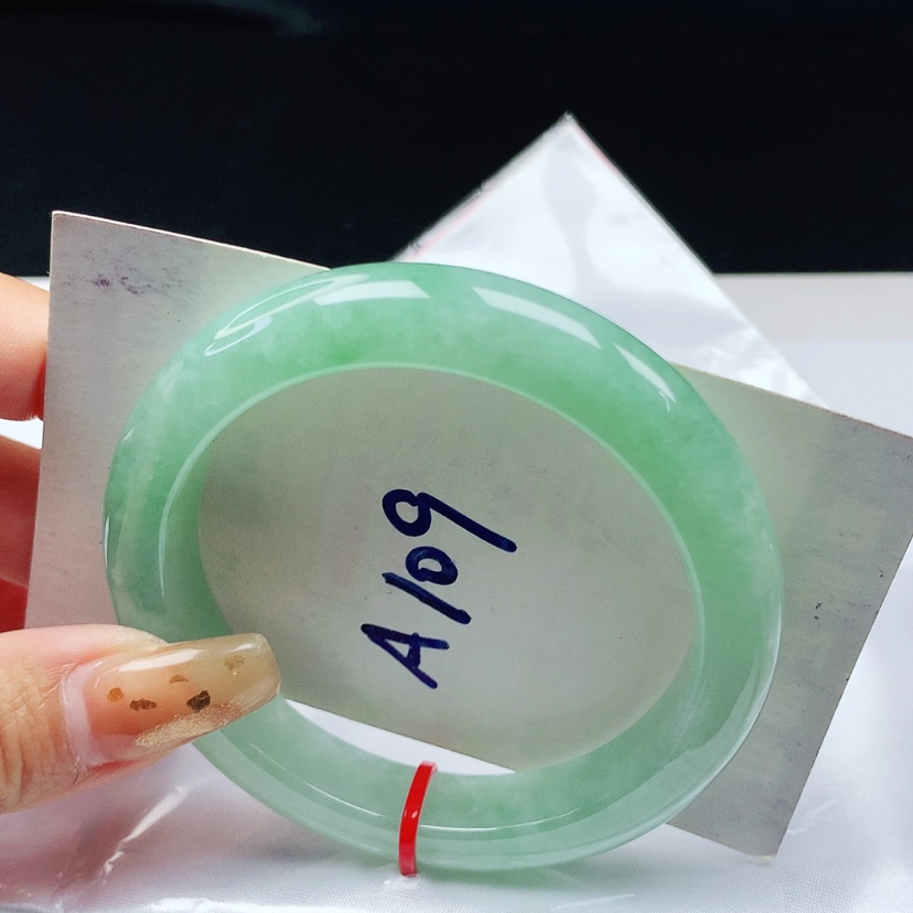 【闪购商品】翡翠手镯未镶嵌 正圈54+