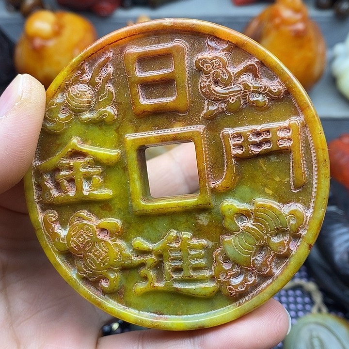 未镶嵌蛇纹石玉颈饰