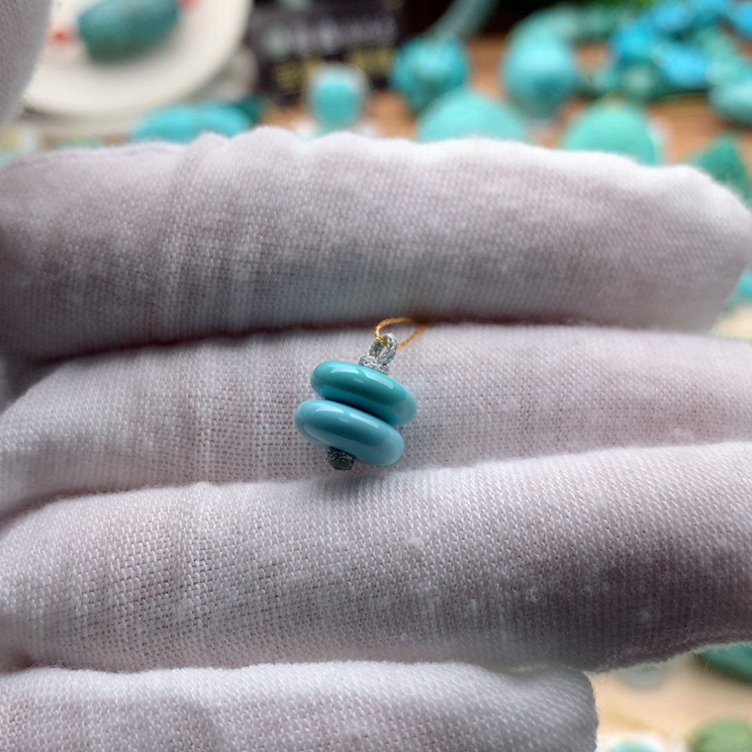 绿松石颈饰未镶嵌