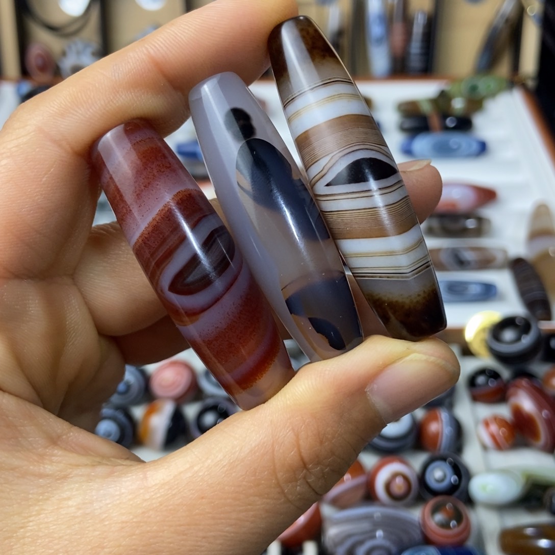 未镶嵌颈饰玛瑙/玉髓小*哥