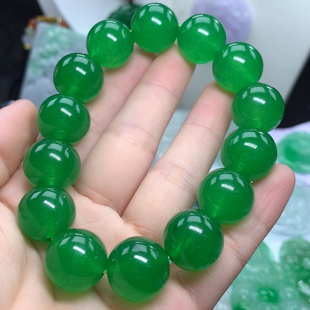 翡翠吊坠(赠链)未镶嵌