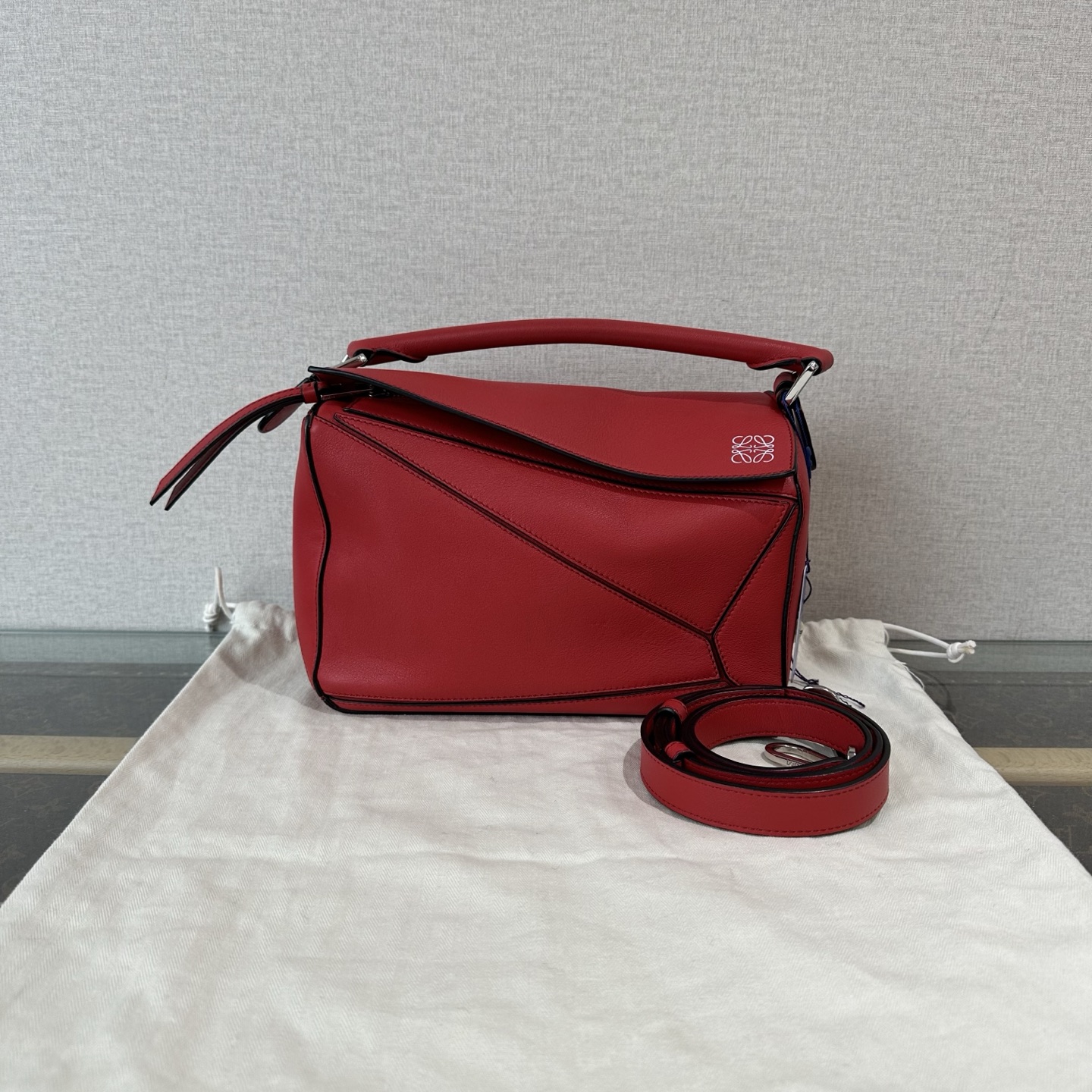 95新 LOEWE/罗意威 红色 puzzle小号几何手提单肩斜挎包 10298