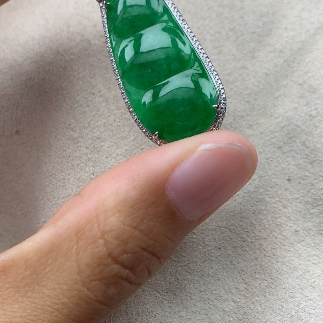 翡翠18K金镶嵌吊坠(不含链)辣色福豆