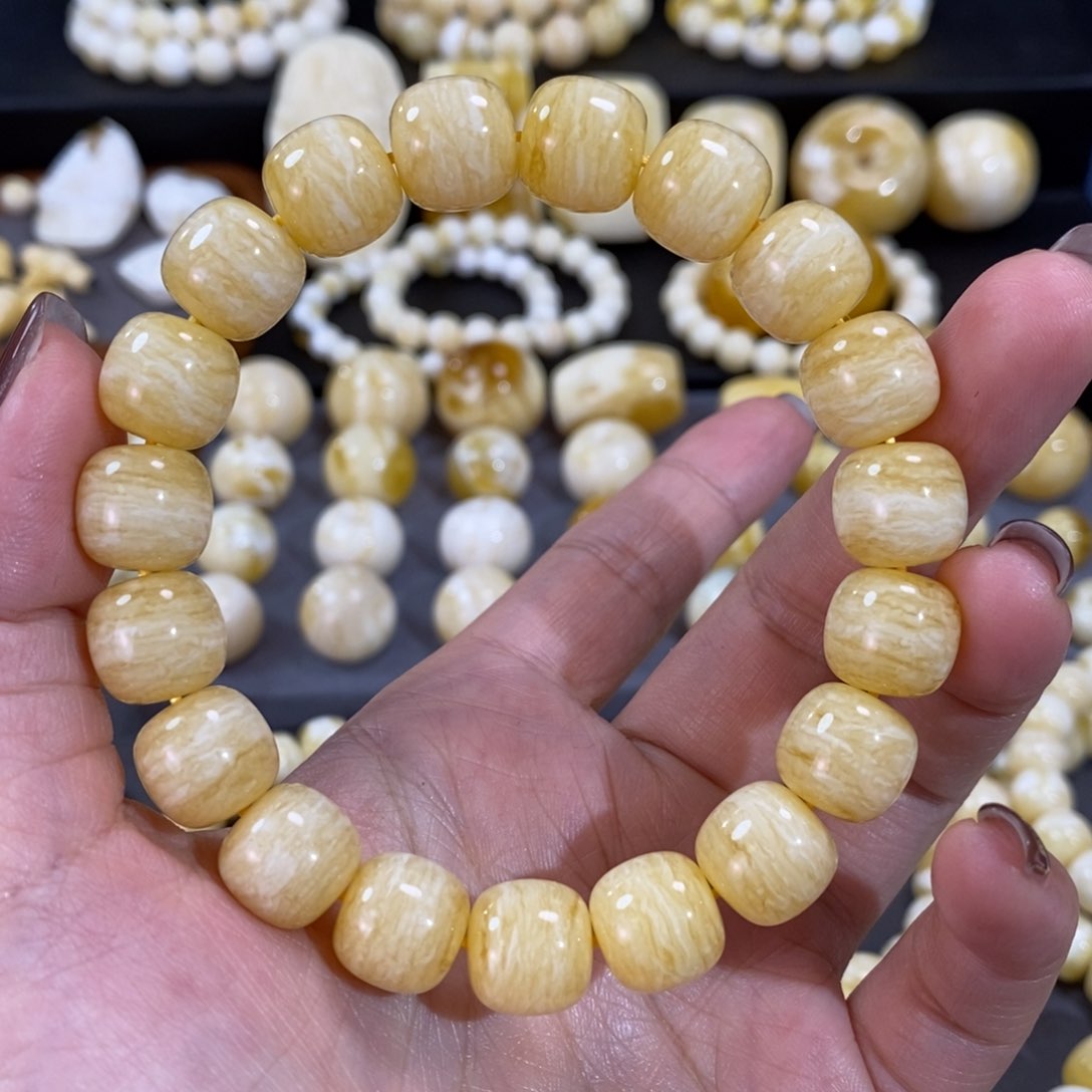 蜜蜡手串未镶嵌同料俄料12mm虎皮千层雪手串