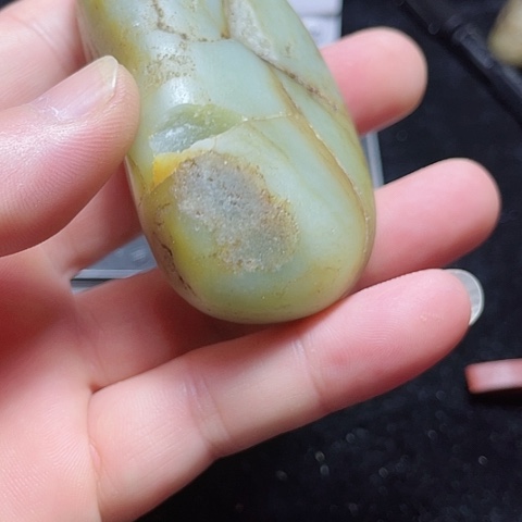 颈饰未镶嵌和田玉（糖玉）