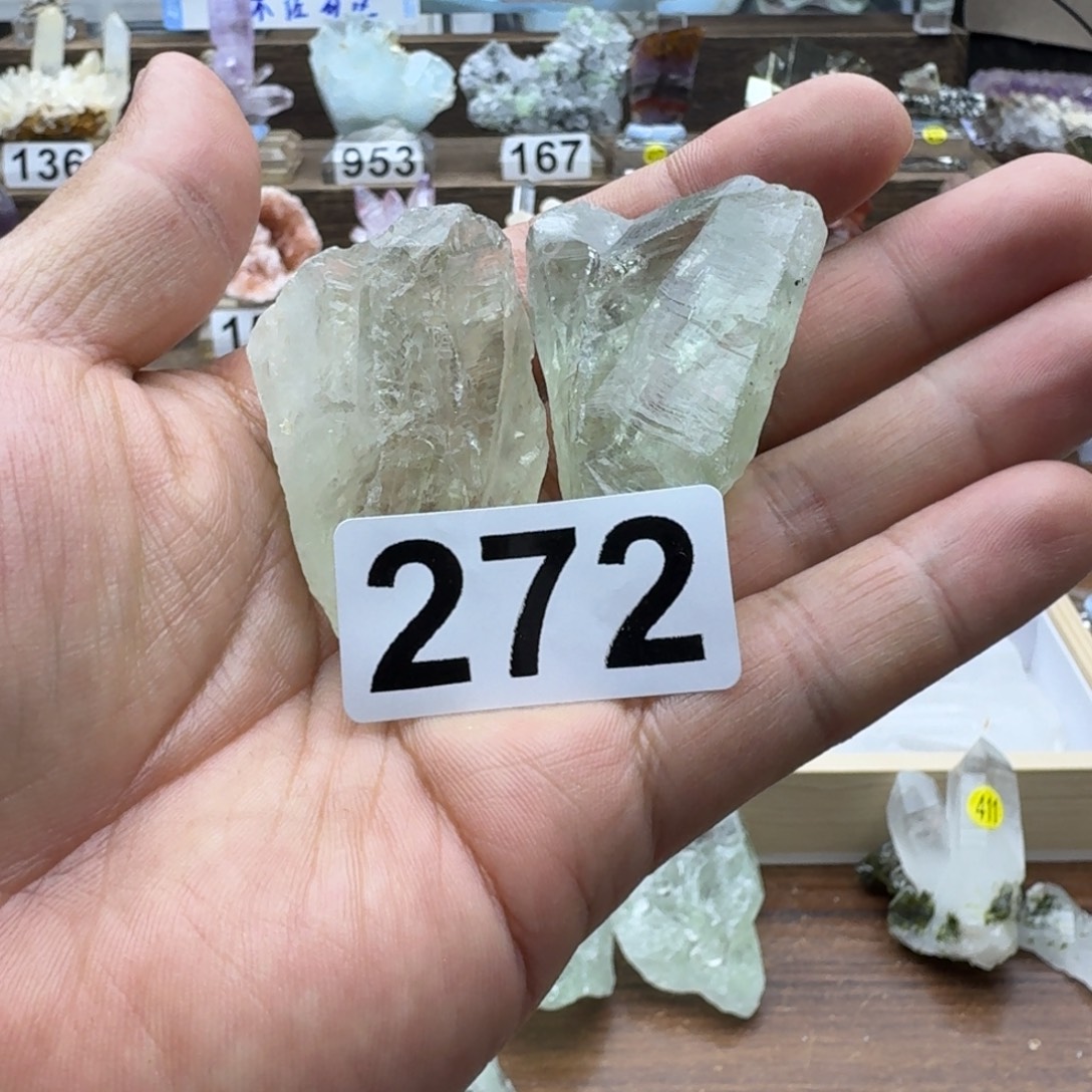 U***っ水晶未镶嵌珠宝半成品