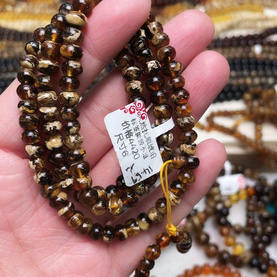 未镶嵌琥珀裸石六70720