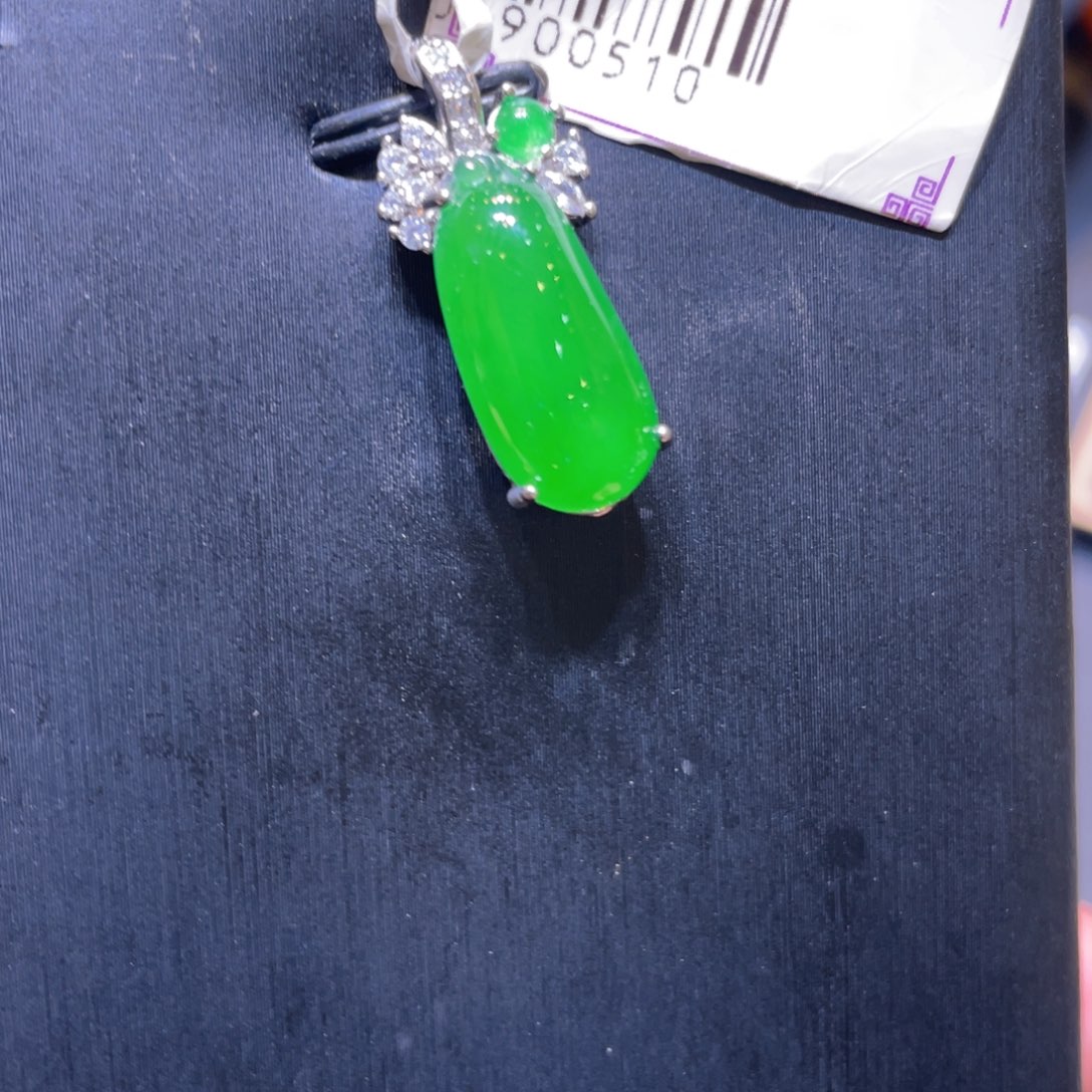 翡翠未镶嵌颈饰吊坠