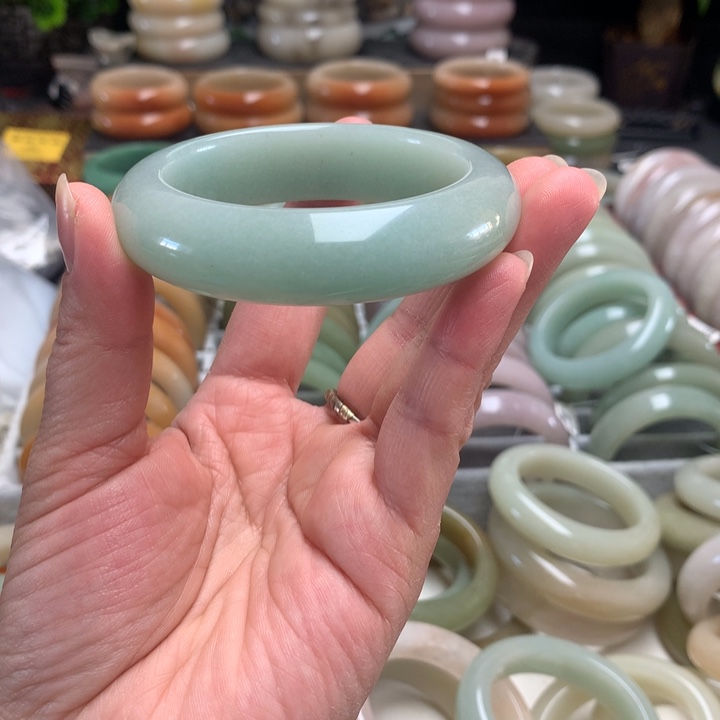 花***悦石英质玉（佘太翠）未镶嵌手镯