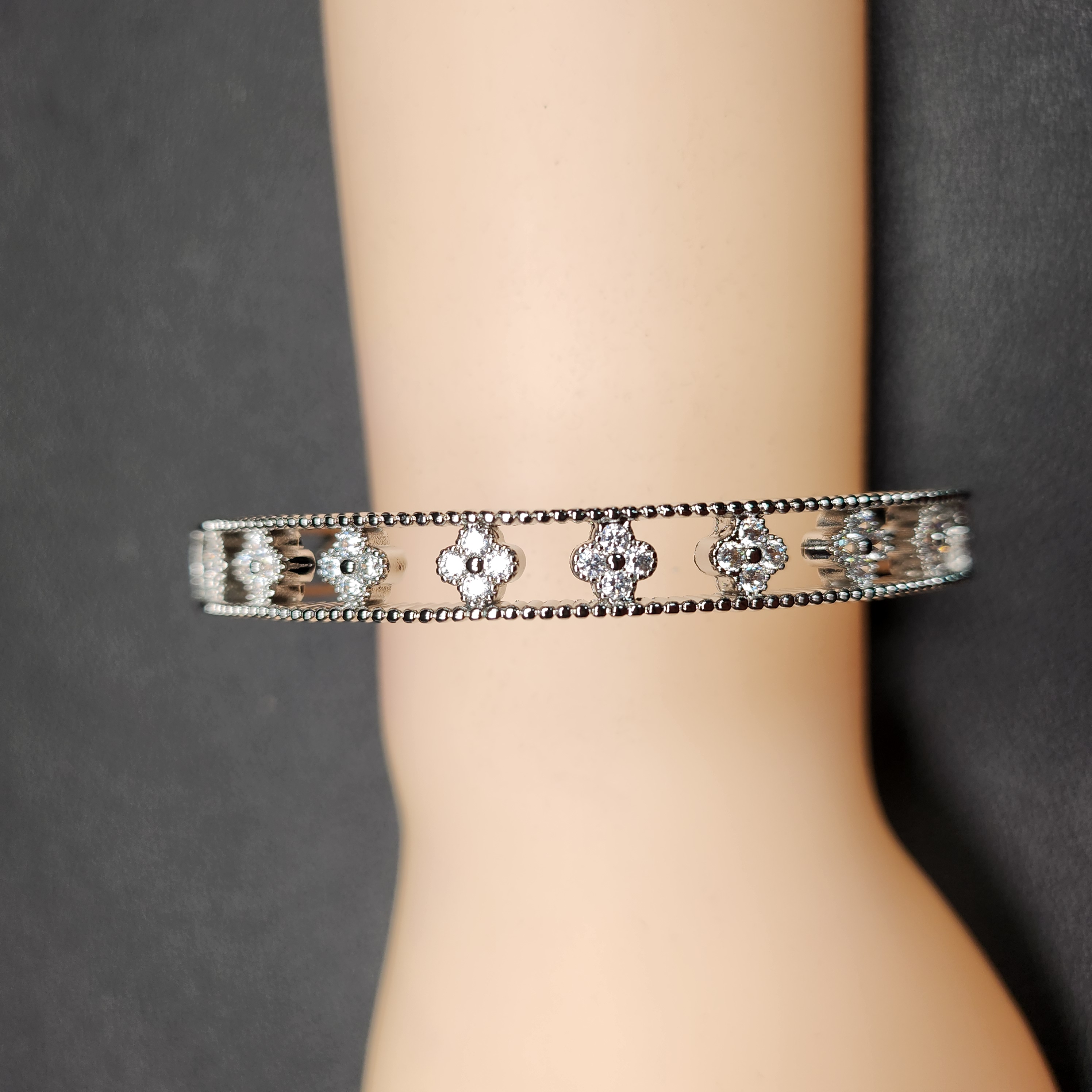 【蜜妃高订】SMB-2532时尚设计手镯多样性发一件